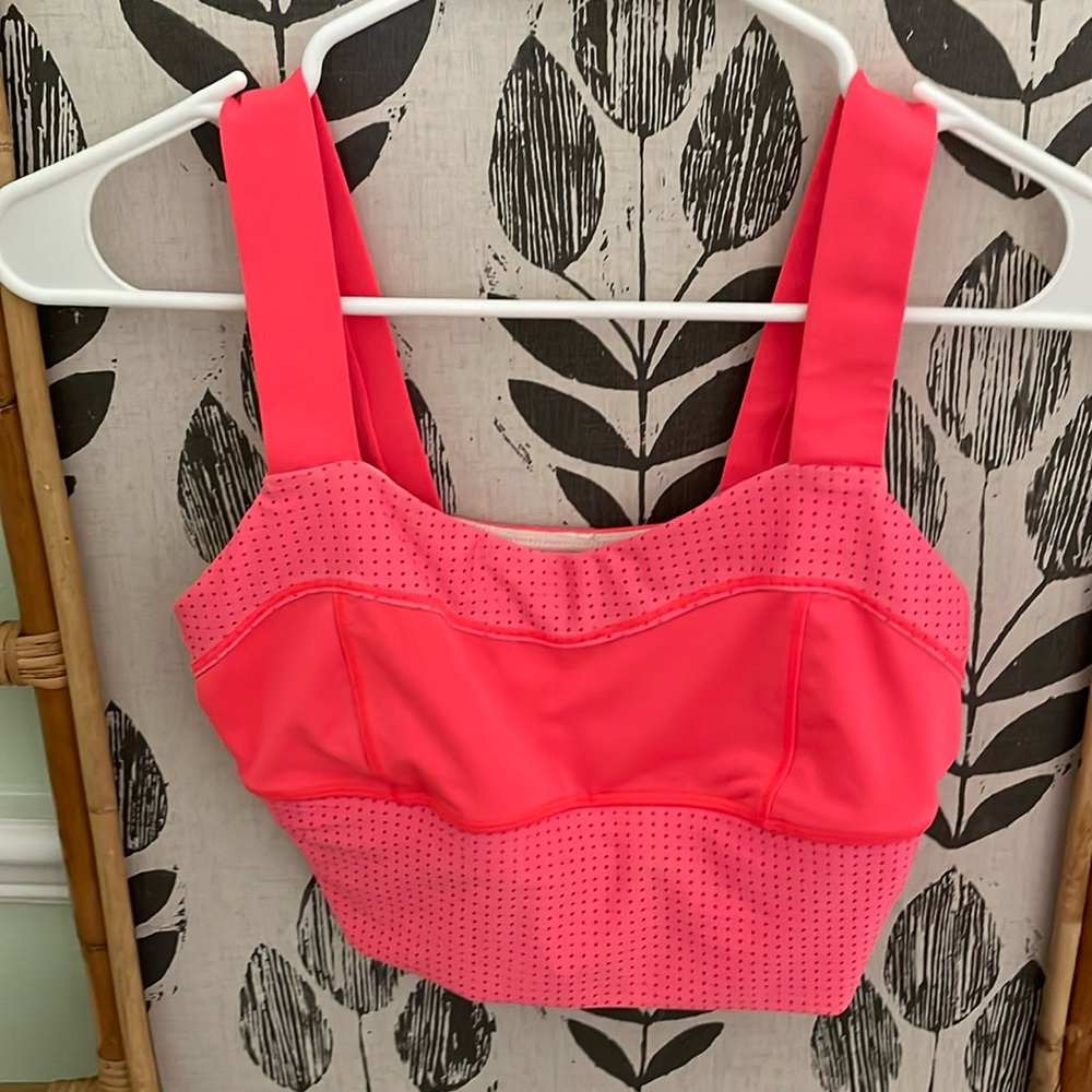 ✴️ EUC LULULEMON CORAL SPORT’S BRA SIZE 6 SMALL HAS PAD INSERTS BUT NO PADS